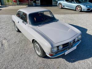 Image 43/47 de Alfa Romeo 1750 GT Veloce (1968)