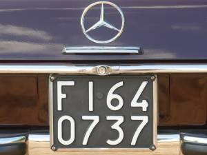 Immagine 11/49 di Mercedes-Benz 220 (1972)