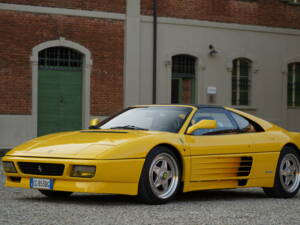Bild 32/82 von Ferrari 348 TS (1990)