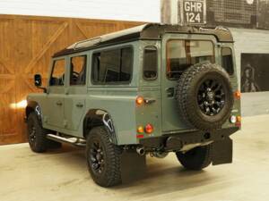 Bild 6/22 von Land Rover Defender 110 (2015)