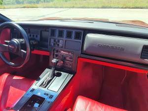 Imagen 40/47 de Chevrolet Corvette Convertible (1987)