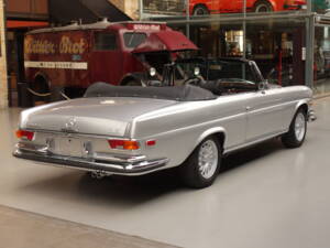 Imagen 26/27 de Mercedes-Benz 280 SE 3,5 (1970)