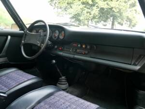 Image 24/47 of Porsche 912 E (1976)