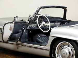 Image 9/30 de Mercedes-Benz 300 SL Roadster (1961)