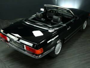 Image 20/30 of Mercedes-Benz 560 SL (1987)