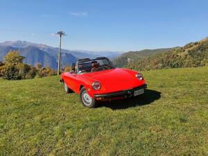 Image 5/7 of Alfa Romeo 2000 Spider Veloce (2000)