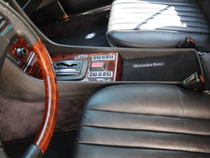 Image 53/59 of Mercedes-Benz 500 SLC (1980)