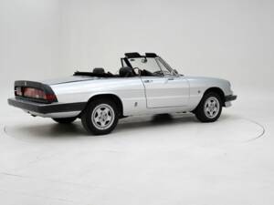 Imagen 2/15 de Alfa Romeo 2000 Spider (1984)
