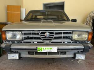 Image 2/10 of Alfa Romeo Giulietta 2.0 (1983)