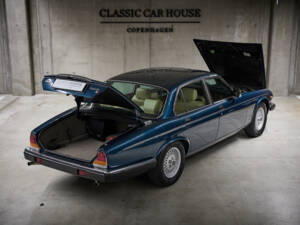 Afbeelding 99/99 van Daimler Double Six (1993)