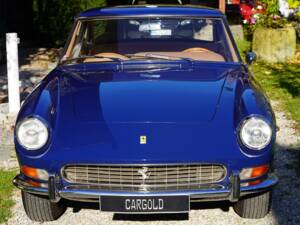 Imagen 9/20 de Ferrari 330 GT 2+2 (1967)