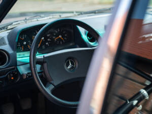 Bild 22/38 von Mercedes-Benz 300 D (1981)