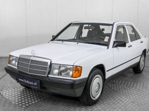 Image 17/50 of Mercedes-Benz 190 D (1986)