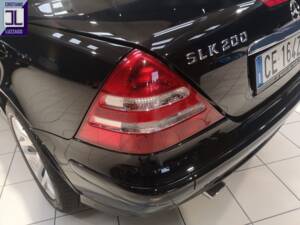 Image 17/72 de Mercedes-Benz SLK 200 Kompressor (2003)