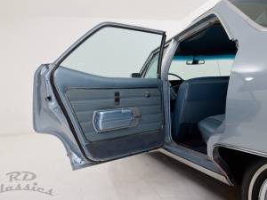 Image 18/37 of Buick Sport Wagon (1968)