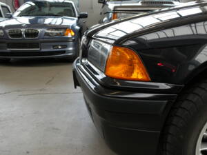 Image 30/40 of BMW 320i (1997)