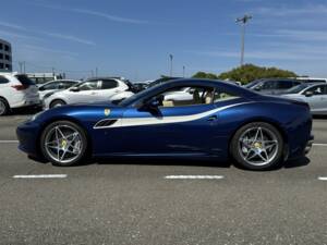 Image 3/51 of Ferrari California (2009)