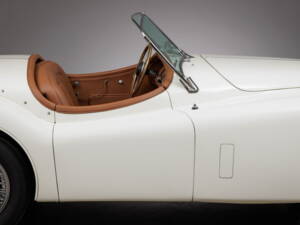 Image 7/39 of Jaguar XK 140 OTS (1954)