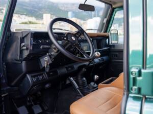 Image 11/50 of Land Rover Defender 110 (2004)