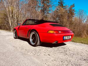 Imagen 2/6 de Porsche 911 Carrera (1995)