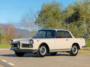 Image 1/7 of Alfa Romeo 2000 Sprint (1961)