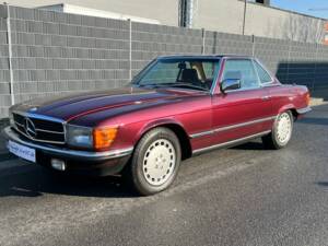 Image 2/17 of Mercedes-Benz 280 SL (1985)