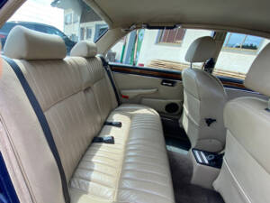 Image 33/36 de Jaguar XJ 6 4.2 (1984)