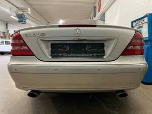 Immagine 15/18 di Mercedes-Benz CL 600 (2001)