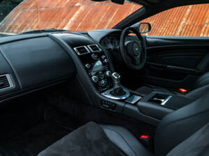 Image 26/36 of Aston Martin DBS (2008)
