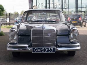 Image 3/7 of Mercedes-Benz 220 SE b (1964)