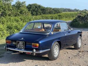 Imagen 3/12 de Alfa Romeo 1750 GT Veloce (1970)
