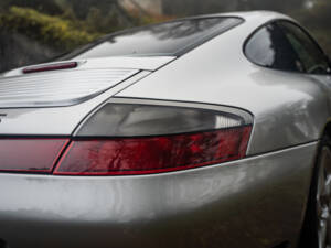 Bild 33/82 von Porsche 911 Carrera 4S (2002)