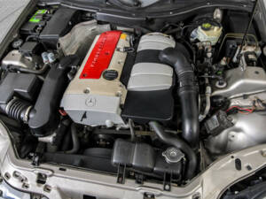 Image 37/50 of Mercedes-Benz SLK 200 Kompressor (2002)