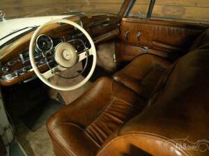 Image 10/19 of Mercedes-Benz 300 SE (1961)