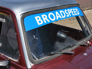 Image 38/50 of Ford Anglia (1965)