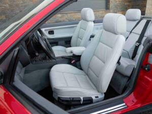 Bild 52/92 von BMW 325i (1994)