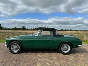 Image 3/7 of MG MGB (1965)