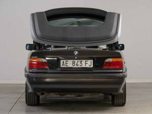 Image 6/46 of BMW 318i (1995)