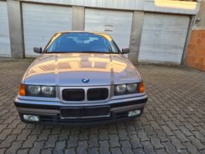 Image 2/14 de BMW 316i Compact (1995)