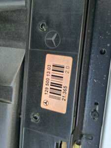 Image 40/61 of Mercedes-Benz SL 320 &quot;Mille Miglia&quot; (1995)