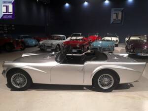 Image 4/37 of Daimler SP 250 (1960)