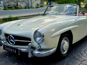 Image 1/21 of Mercedes-Benz 190 SL (1961)