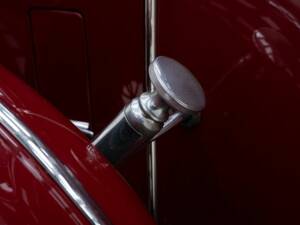 Image 12/15 of Cadillac 355B (1932)