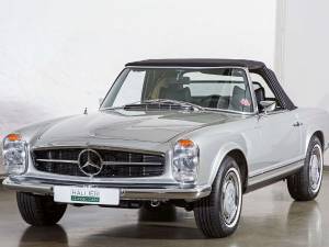 Image 2/20 of Mercedes-Benz 280 SL (1968)