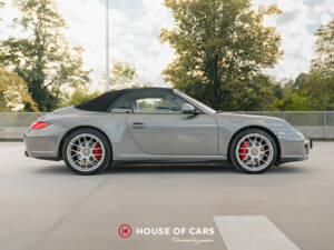 Image 9/43 of Porsche 911 Carrera 4 GTS (2012)