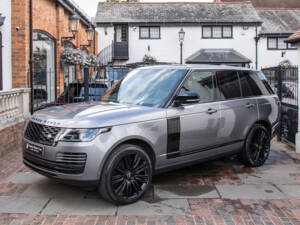 Image 4/18 of Land Rover Range Rover Vogue P400 (2019)