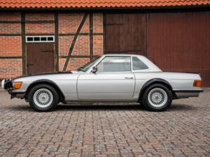 Image 12/68 of Mercedes-Benz 500 SL (1984)