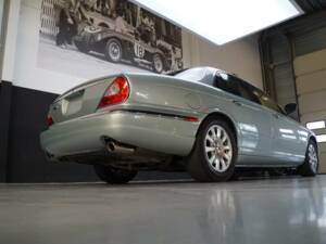 Image 34/50 of Jaguar XJ 8 4.2 (2004)