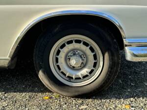 Image 52/132 of Mercedes-Benz 220 SE b (1963)