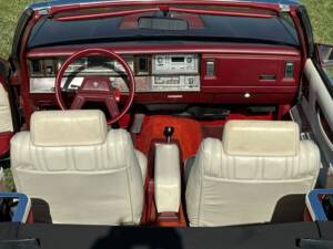 Bild 5/6 von Chrysler Le Baron (1985)